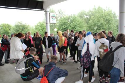 KOMARNIK Terenske vaje dijakov III., II. In Prve gimnazije na jezeru Komarnik Vsebina: Strokovna ekskurzija z vodenim ogledom jezera, terenskim delom, evalvacijo rezultatov in s prijetnim druženjem.