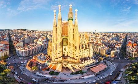 fotografije iz kataloga Galileo 3000 EKSKURZIJA V BARCELONO Vsebina: 4-dnevna ekskurzija. Letalski prevoz.