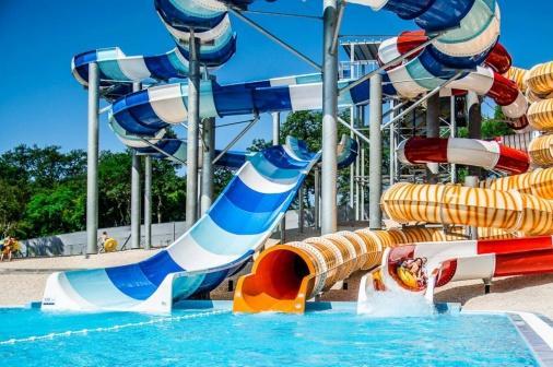 fotografije iz kataloga Galileo 3000 EKSKURZIJA V ISTRALANDIO IN ISTRO Vsebina: Dijaki se bodo udeležili ekskurzije v Istro. Prvi dan bodo obiskali Aquapark Istralandio.