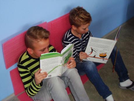 Dnem 1. září 2015 jsme odstartovali projekt OP VK Čteme, rozumíme, mluvíme s registračním číslem CZ.1.07/1.1.00/56.1677.