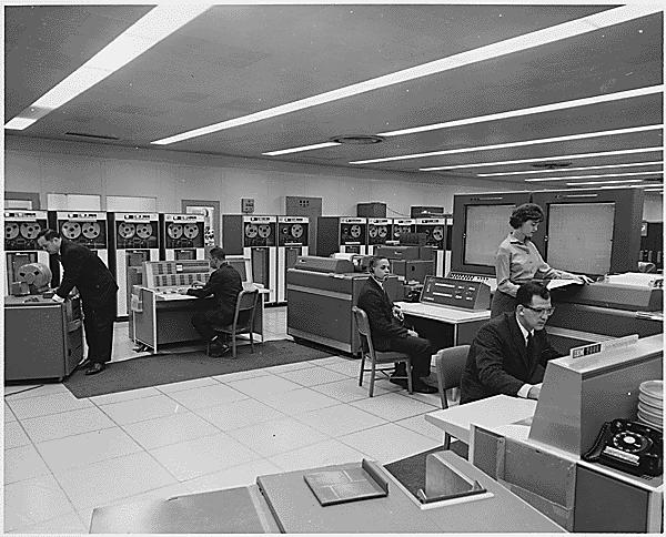 IBM 7090 využívaný NASA v projektu Mercury Zdroj: http://en.wikipedia.
