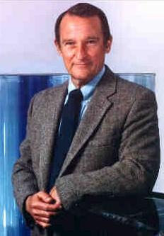 Seymour Roger Cray (1925 1996) Elektroinženýr, architekt superpočítačů, označovaný jako,,otec superpočítání Původně pracoval pro CDC (Control Data Corporation) Zakladatel Cray Research Počítače: