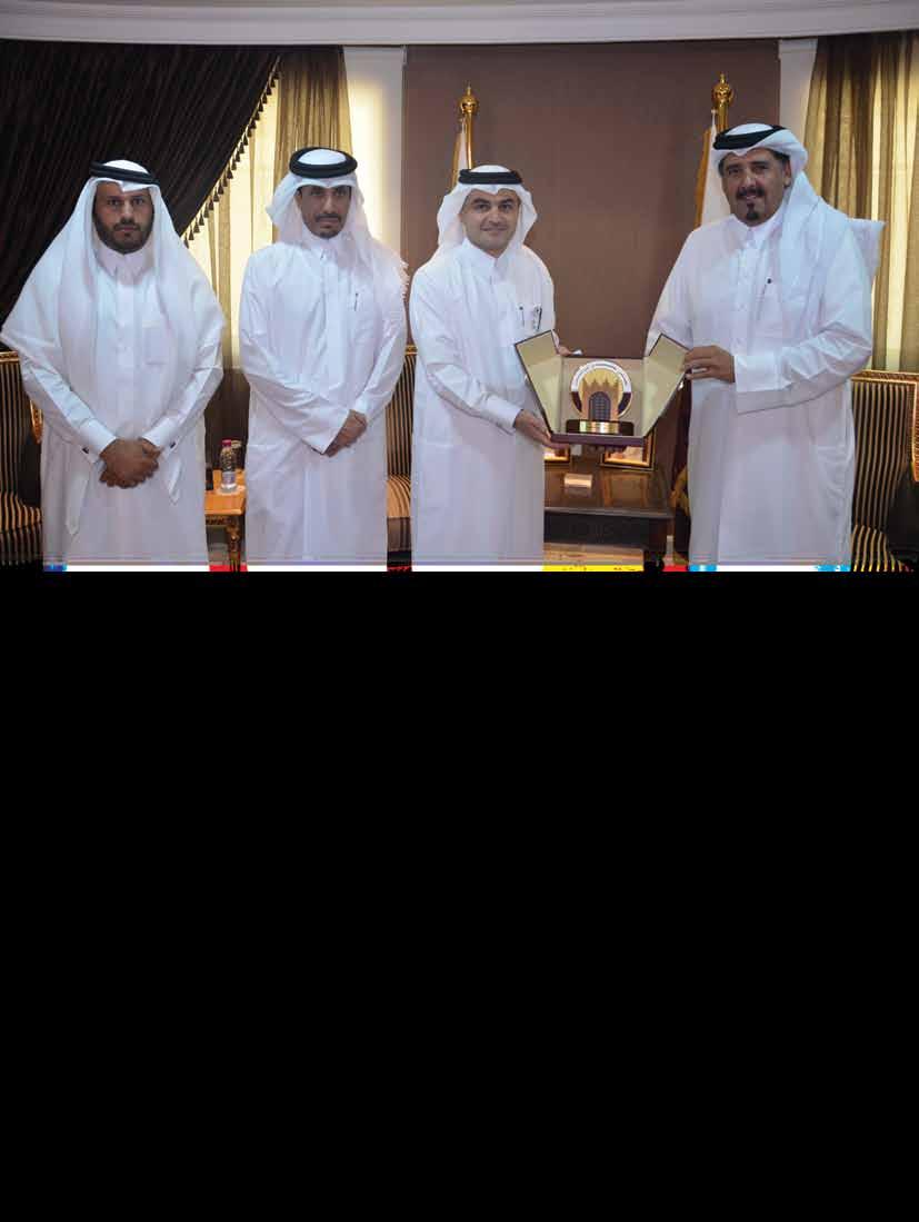 و اأ ضح أان هناك خطة لتطوير شبكة الإن ارة يف بع ض املناطق و طرح مناق صة لتجميل ال شوارع الداخلية والرئي سية بهدف عودة اللم سات اجلمالية ل شوارعنا و قيام إاحدى ال شركات حاليا بعمل ت صميم شبكة ت صريف