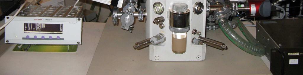 Mikroskop je umístěn na Ústavu přístrojové techniky AV ČR a je upraven pro experimentální práce.
