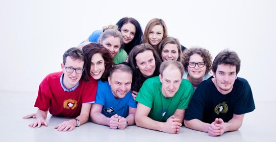 ORGANIZAČNÍ TÝM Festival v tomto složení pro děti organizujeme již deset let Organizátor festivalu, PR, smlouvy, partneři Klára Chábová klara@mimodomov.