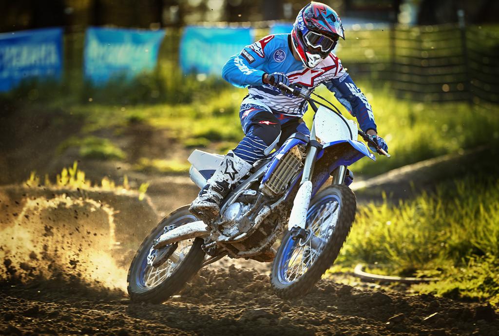 YZ250F - Pokrokové myšlení Převratný model YZ250F má všechny předpoklady dovézt vás až na stupně vítězů, jak dokazují jeho vynikající závodní výsledky, mezi které patří těžce vybojovaná vítězství na