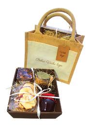 mini plátená taška v prírodnej farbe, rozmery: 19 x 25 cm hnedá kartónová krabica z mikrovlny 20 x 15 x 8 cm, vrátane výplne, stuhy, komplimentky 14,00 Škoricové mlsky
