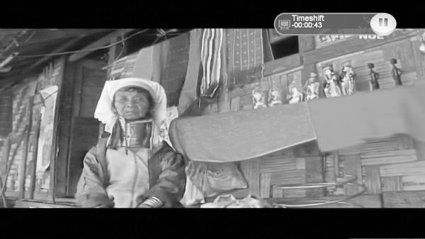 FUNKCE TIMESHIFT Musíte-li odejít od televize a nechcete si z vysílání nic nechat ujít, můžete pomocí funkce Time Shift vysílaný pořad pozastavit stiskněte.