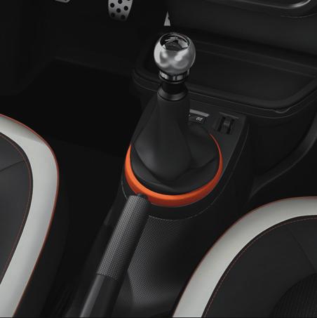 Sportovní DNA Snížený sportovní podvozek, nové nastavení elektronického stabilizační systému ESC a posilovač řízení