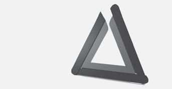 Vyjměte výstražný trojúhelník z pouzdra, rozložte jej a složte k sobě dvě volné strany.