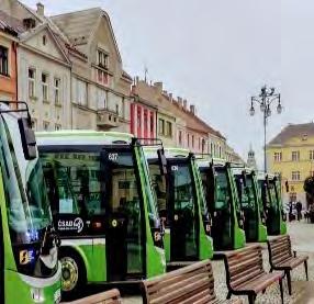 trolejbusů 28 tramvají 146 CNG