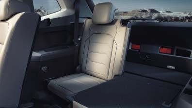 SO Velkorysé prostorové poměry v novém voze Tiguan Allspace zajišťují komfortní místo pro nohy i ve druhé řadě sedadel.