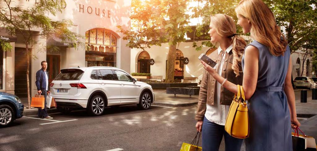 Spotřeba paliva vozu Tiguan (l/100 km): kombinovaný provoz od 4,7 do 7,8; emise CO 2 (g/km): kombinovaný provoz od 123 do 180;