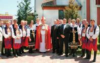 U Dubravi otkriven spomenik biskupu Duhu Bjelovarsko-križevački biskup Vjekoslav Huzjak i češki veleposlanik u Hrvatskoj Martin Košatka otkrili su 10. lipnja 2014.