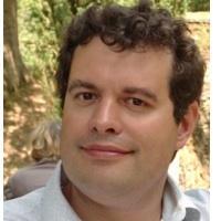 Přednášející a jejich témata Dr. Xavier Coumoul absolvoval PGS program v oboru biochemie a molekulární biologie v laboratoři INSERM U940 na pařížské univerzitě.