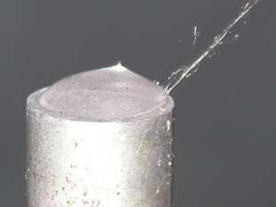 Zvlákňování z tyčky bezjehlové zvlákňování 1- zdroj vysokého napětí, 2- kovová tyčka, 3- kapka