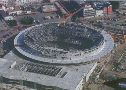 Hala Sazka (2004) - hala pro18 000 diváků, - průměr 135 m,