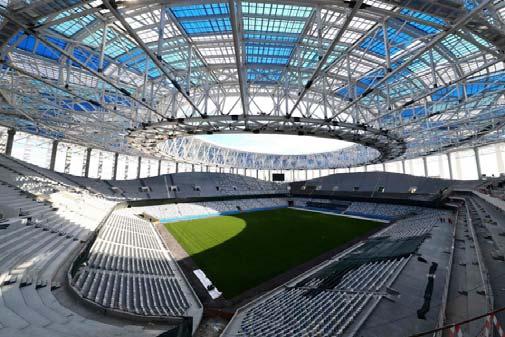 předpjaté kabely. Stadión pro 45 568 diváků.