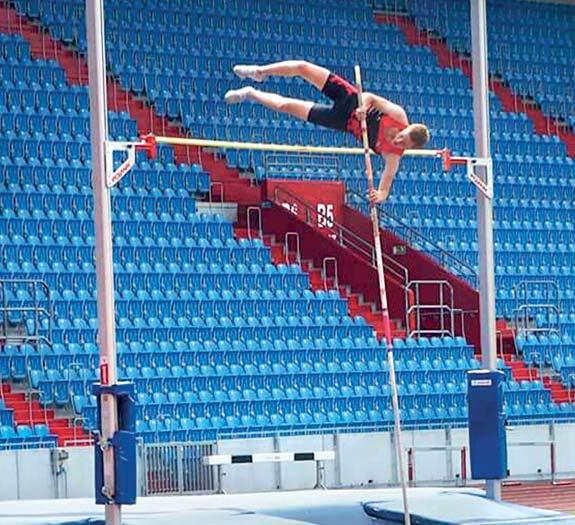 Družstvo Jihomoravského kraje reprezentoval ve skoku o tyči Henrich Strýček. Výkonem 380 cm si vytvořil osobní rekord a obsadil pěkné třetí místo.