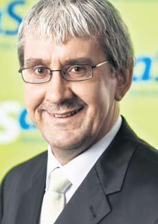 GE 09-22 STRANA - 06 POLITIKA VOĽTE S ROZUMOM! Ján Oravec, líder kandidátky SaS??? Máte problém vymenovať aspoň troch súčasných poslancov Európskeho parlamentu za SR?