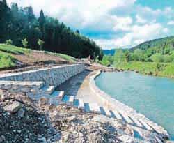 Loški glas, torek, 28. maja 2013 11 Občina Žiri Skrbno izbirajo prioritete Za koliko je zadolžena Občina Žiri?