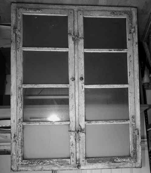 POODŘÍ 1/2016 Galerijní ulice Dvojatý obrtlík k uzavírání okenní výplně z přelomu 18. 19. století (Foto L. Augustinková, 2015).