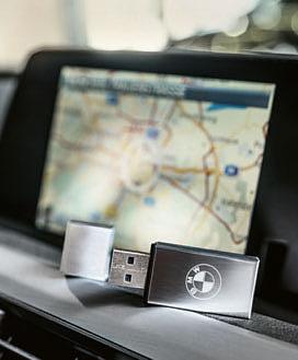 aplikací Garmin také navigační informace v zorném poli řidiče, aniž by musel odvrátit pozornost od řízení.