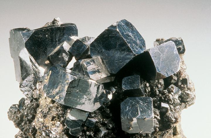 KONTROLNÍ TEST ŠKOLNÍHO KOLA (60 BODŮ) ANORGANICKÁ CHEMIE 16 BODŮ Úloha 1 Galenit 5,25 bodu Sulfid olovnatý (mineralogicky galenit) je významnou olověnou rudou.