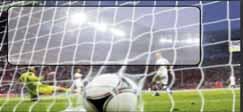 výsledkový servis 25 FOTBAL 22 Sestava Zlína: DALŠÍ VÝSLEDKY 17. KOLA Velké Meziříčí - Zlín B 1:2 (předehráno), Uničov Vítkovice 0:2 (0:2).Branky: 16. Kovařík, 22. Mikula.