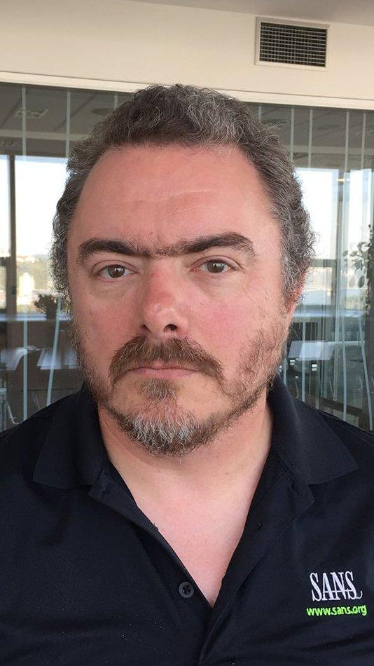 Paul Vixie člen Síně slávy Internetu autor nejpoužívanějšího DNS serveru BIND zakladatel ISC, Farsight Security autor různých DNS rozšíření (DDNS,