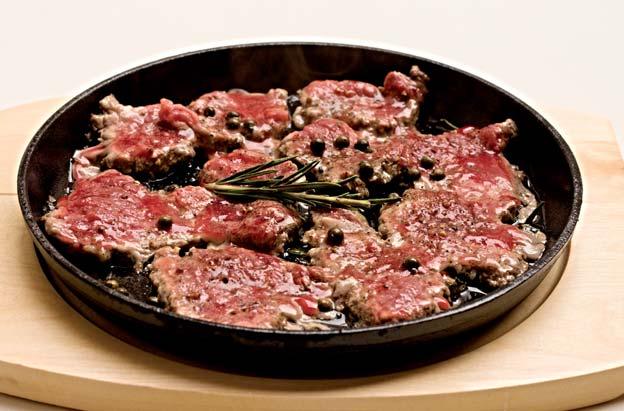 jídelní lístek PŘEDKRMY: 100 g Grilovaný hermelín s brusinkami, rozpečenou bagetkou s bylinkovým máslem 100 g Na tenko krájené plátky červené řepy s balsamicem, kozím sýrem, karamelizovaným ořechem a
