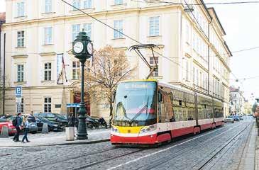 Prioritně se vždy řeší havarijní stavy, jako nefunkční semafory, díry v zatížené komunikaci a podobné. Skoro každá MČ má i svůj systém online hlášení problémů přes web či MMS případně call-linku.