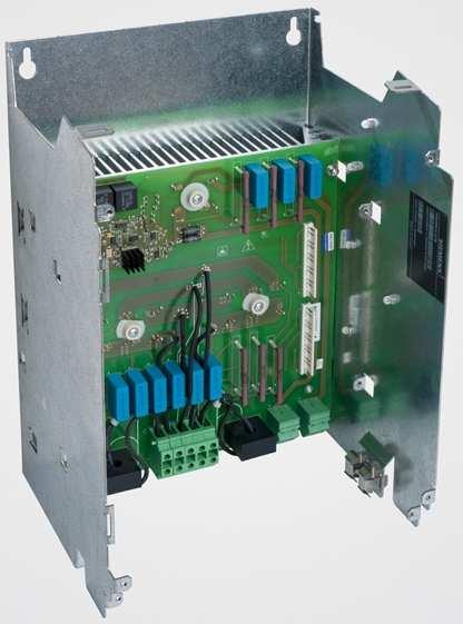 Power block Výkonový blok Deska je umístněna na chladiči a obsahuje: - výkonové spínací prvky - odlehčovací obvody - snímače proudů a teploty Různá provedení: - 2Q/4Q aplikace - široká škála síťových