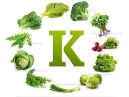 Vitamin K1 a jeho účinky Hemokoagulace - kofaktor enzymu katalyzujícího karboxylaci kyseliny glutamové na gama-karboxyglutamovou nezbytné pro správnou vazbu Ca 2+ - schopnost vázat Ca 2+ je