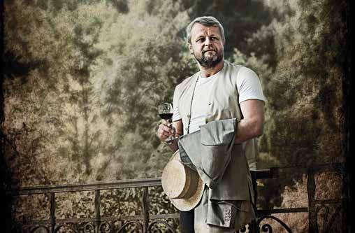 ..10 NEJ 3.. Vasil Fridrich Foto: A. Hrbková 1. NEJMILEJŠÍ MÍSTO V ČECHÁCH Osada Jizerka v Jizerských horách. 2. NEJOBLÍBENĚJŠÍ ROLE Ta, jež těší mě i diváctvo. 3. NEJRANĚJŠÍ VZPOMÍNKA NA DIVADLO Mateřská školka.