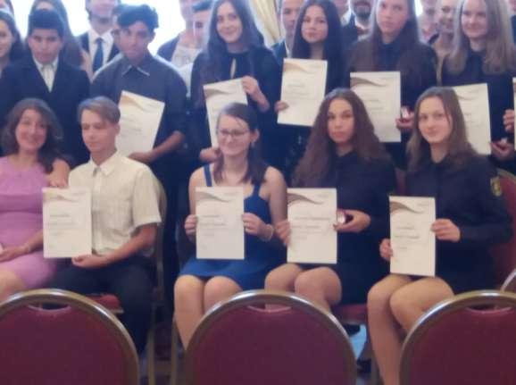 V květnu 2018 byli tři naši účastníci programu oceněni za svou práci bronzovou plaketou a jeden stříbrnou plaketou DofE.
