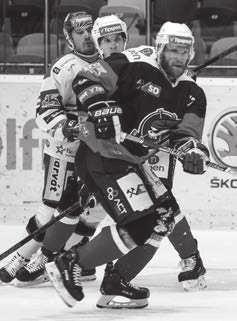 Minulá sezóna už nebyla pro Piráty tak úspěšná, jako ročník 2016/17. Tým opustili Jan Rutta a David Kämpf, kteří se prosazují ve slavné NHL.