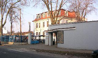 V roce 1927 byla zahájena výroba olovnatého křišťálu.