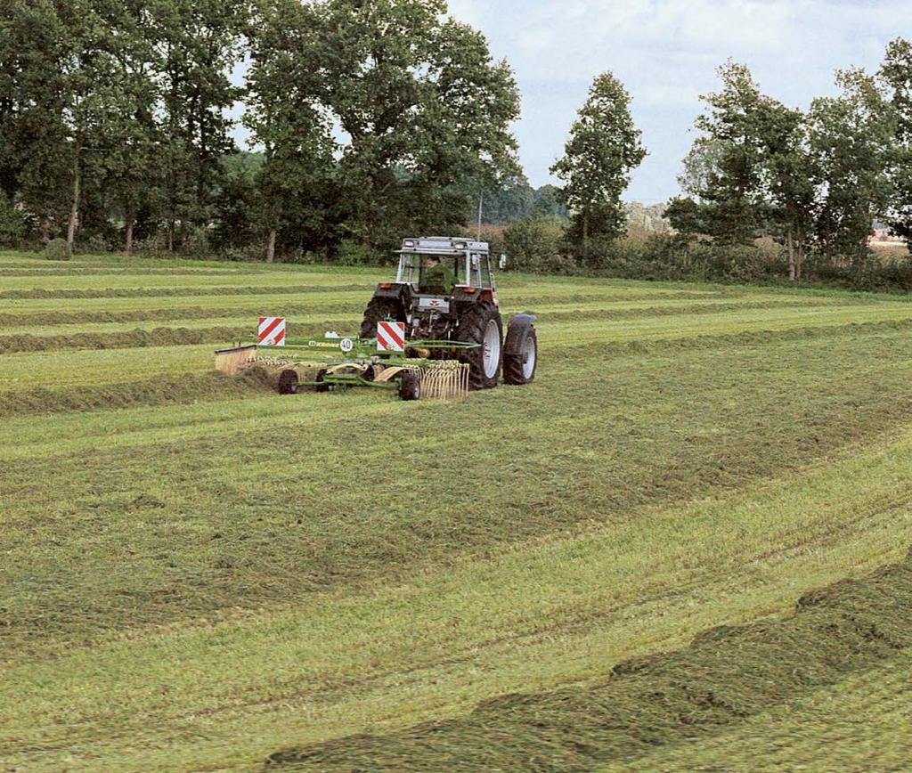 Swadro 38 T, 42 T a 46 T Jednorotorový shrnovač pokosů jako tažená varianta Velký záběr Malý požadovaný