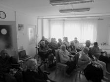 deprese, negativní emoce, které mohou být příčinou nechutenství, pocitu plnosti, nevolnosti, ale i zhoršení čichových vjemů či snížení pocitu žízně, mimo jiné i zhoršení polykání, ztráta zubů,