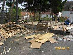 27/ V roce 2010 byla obci poskytnuta dotace na opravu a zpevnění celé ohradní zdi kolem