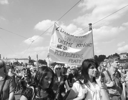 DEMONSTRACE DNE 21.9.2010 Na čtyřicet tisíc odborářů demonstrovalo proti snížení svých platů a této demonstrace dne 21.9.2010 jsem se zúčastnila i já a někteří zaměstnanci MÚSS města Plzně.