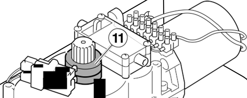 Připevněte držák (1) a pohon (2) Připevněte rameno (8) a kování (9) Šrouby (3) a hmoždinky(4) nejsou součástí dodávky. Šrouby (10) nejsou součástí dodávky.