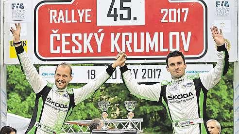 Náchodsko a Rychnovsko 26. května 2017 39 Jan Kopecký ovládl itřetídíl domácíhošampionátu Jezdec Jan Kopecký pokračuje vúspěšné sezoně. Naposledy uspěl včeském Krumlově.