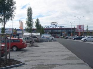 Profily největších nákupních center v Plzni SC Area Bory Velkoplošný retail park Area Bory byl v jižní části Plzně na