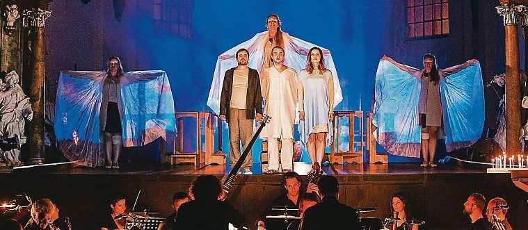 HUDEBNÍ FESTIVAL ZNOJMO SPECIÁLNÍ TÉMA TÝDENÍKU 5plus2 Nejlepšíjídla, vínaasvětová hudba.