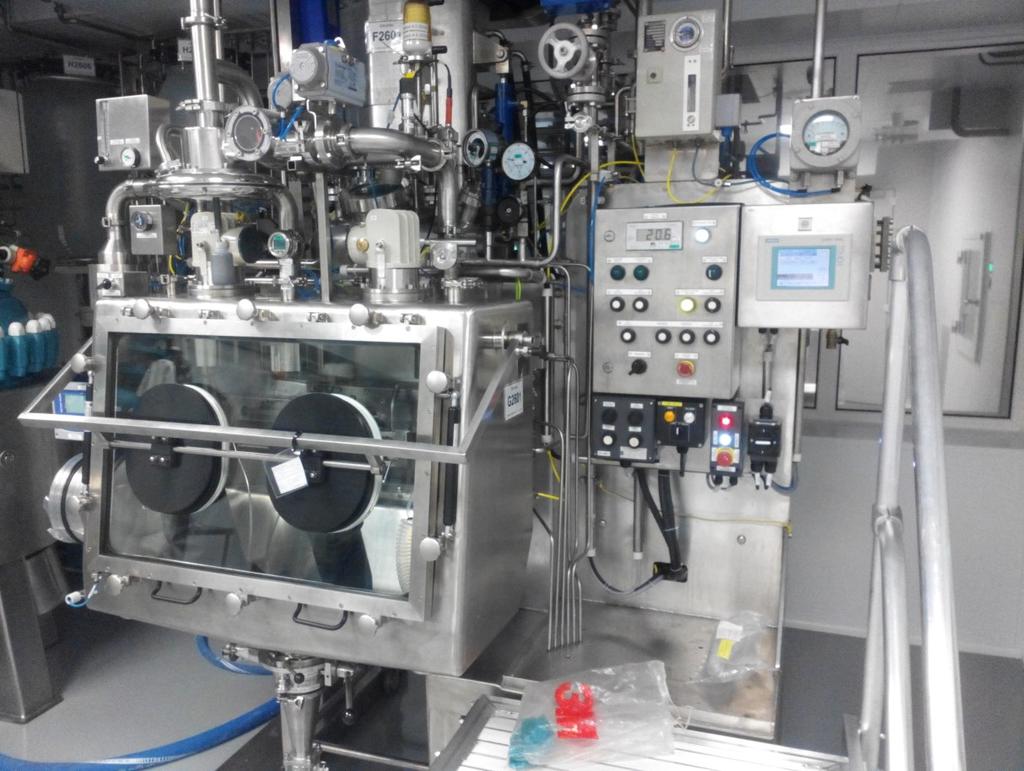 Obr. 9 procesní filtr s gloveboxem (vlastní foto) Pod gloveboxy namontovat alfa bety klapky, na