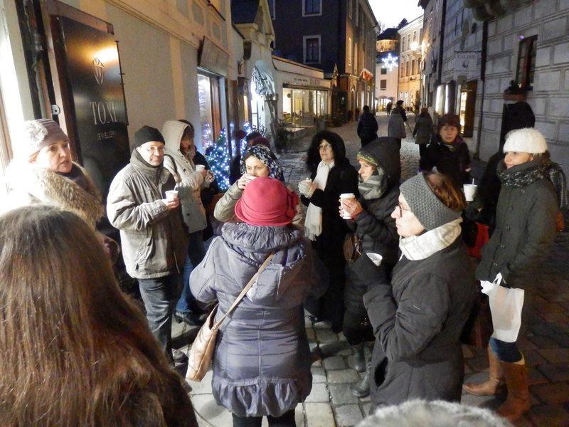 [17] Ve?erní procházka?eským Krumlovem Samoz?ejm? jsme navštívili i M?stskou knihovnu v?eském Krumlov? [18], která je jednou z mála kulturních institucí práv?