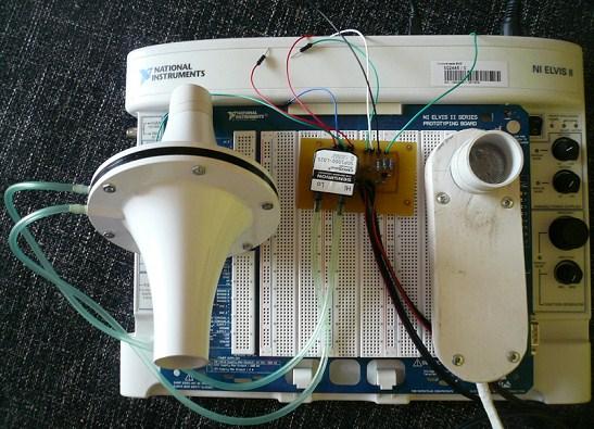 Obr. 14: Plošný spoj obou spirometrů (vlevo diferenciální, vpravo turbínkový senzor) 7 Labview a ELVIS Labview je grafický programovací jazyk, sloužící jako vývojové prostředí pro návrh systémů.