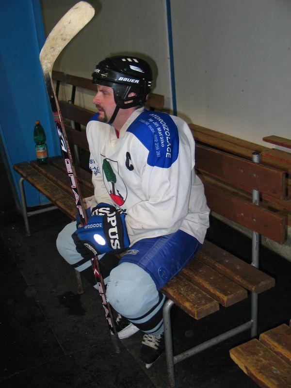 Někteří z našeho kádru hrají také Lomnickou hokejovou ligu 6 za náš spřízněný klub,